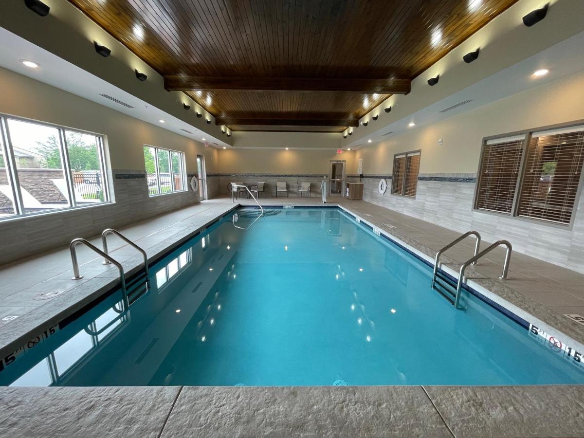 Holiday Inn Express & Suites - Ft. Smith - Airport By Ihg Fort Smith Exteriör bild