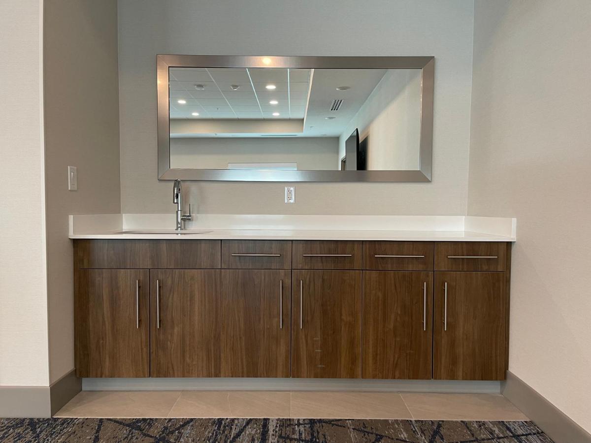 Holiday Inn Express & Suites - Ft. Smith - Airport By Ihg Fort Smith Exteriör bild