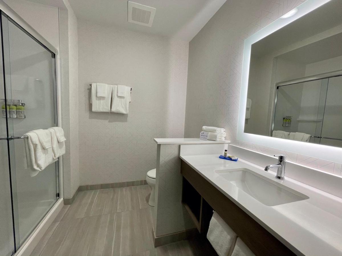 Holiday Inn Express & Suites - Ft. Smith - Airport By Ihg Fort Smith Exteriör bild