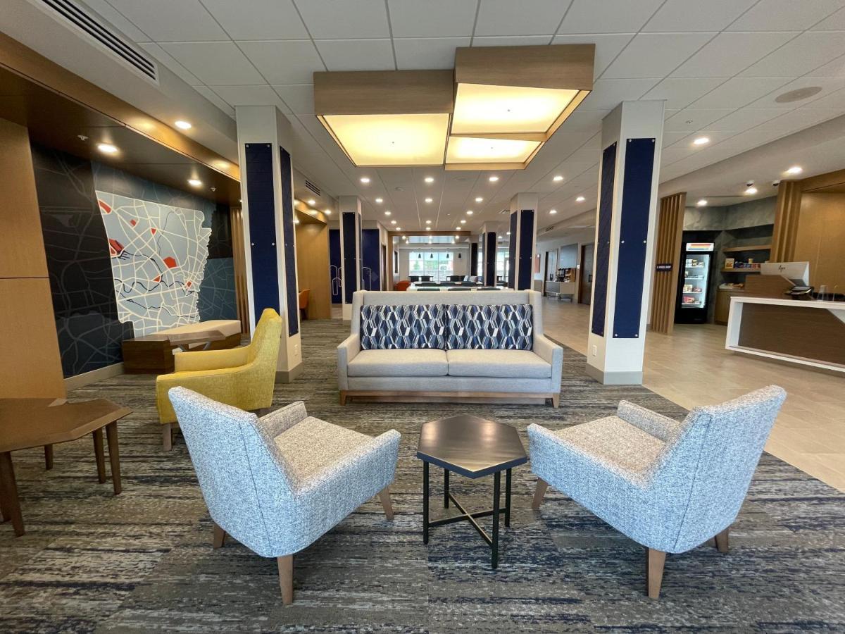 Holiday Inn Express & Suites - Ft. Smith - Airport By Ihg Fort Smith Exteriör bild